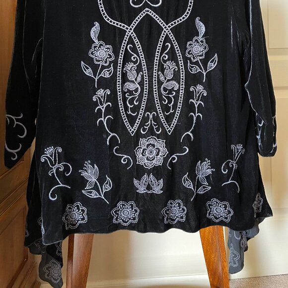 Johnny Was Black Velvet Kimono Jacket - Picture 3 of 8